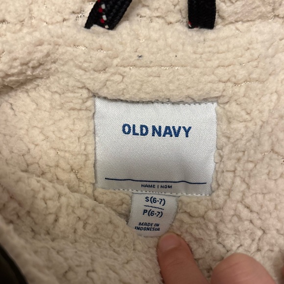 Old Navy Sherpa-Lined Faux Fur Jacket, Size (6-7) Winter Wear, Puffer, Outdoorsy - Picture 5 of 6